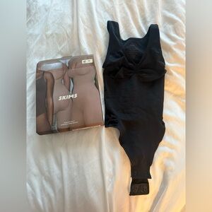 SKIMS black  Bodysuit